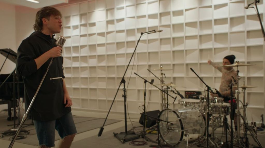 Paulo Londra lanza nueva versión de «Nublado» junto a Travis&nbsp;Barker