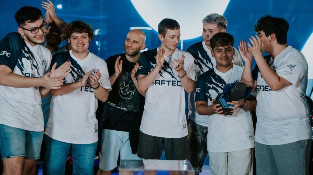 Keznit, Tacolilla y Mazino fueron nominados como mejor jugador de esports en los Premios&nbsp;ESLAND