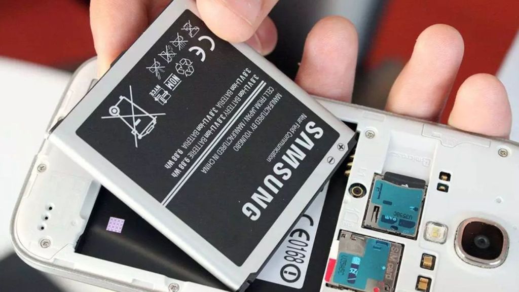 Vuelven las baterías extraíbles: Nueva normativa de la Unión Europea comenzará a regir en&nbsp;2027