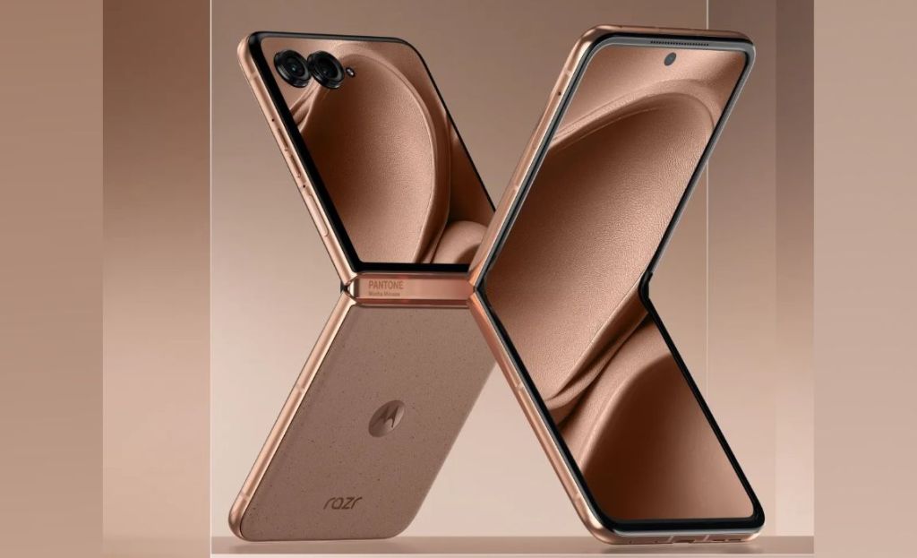 Llega a Chile motorola razr 50 ultra en Mocha Mousse, el color del año 2025 según&nbsp;Pantone